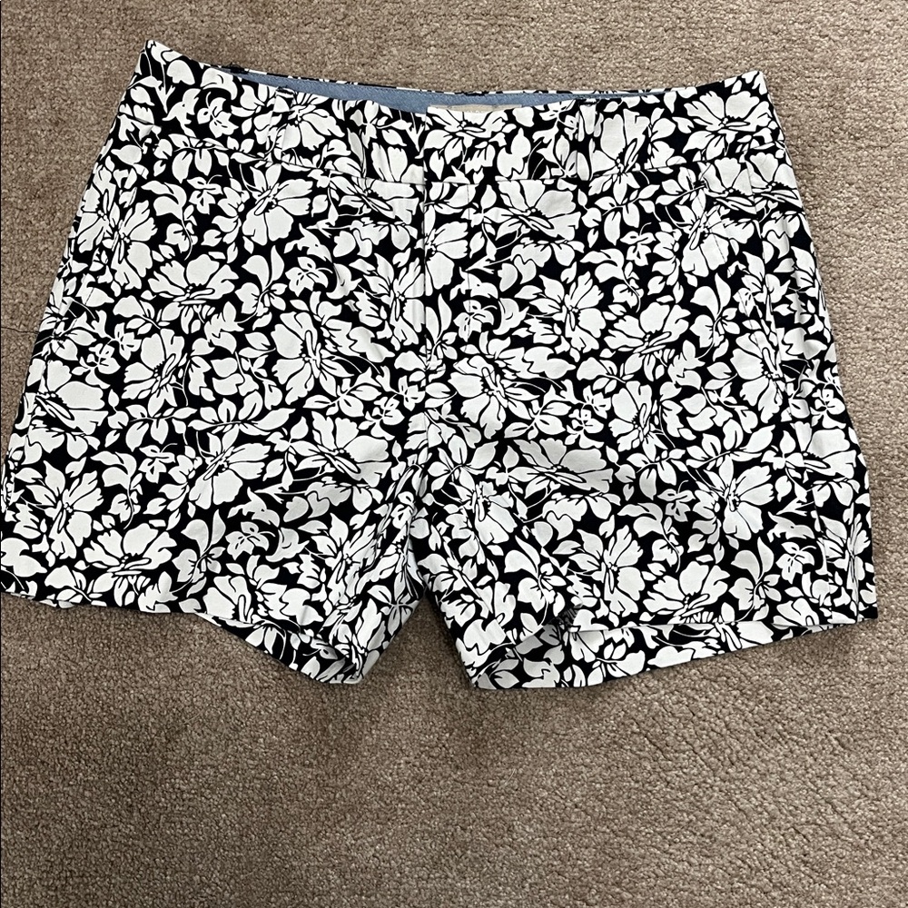 Banana Republic Floral Hampton Fit Shorts Size 6 EUC